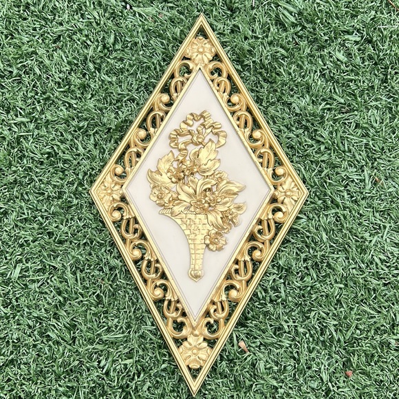 Vintage Dart Syroco Gold Diamond Floral & Violin Wall Plaques Set No. 4271 - Picture 2 of 11